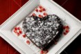 /album/%e7%b6%b2%e8%b7%af%e7%9b%b8%e7%b0%bf/ist2-7511236-heart-shaped-chocolate-cake-with-pomegranate-and-sugar-jpg/